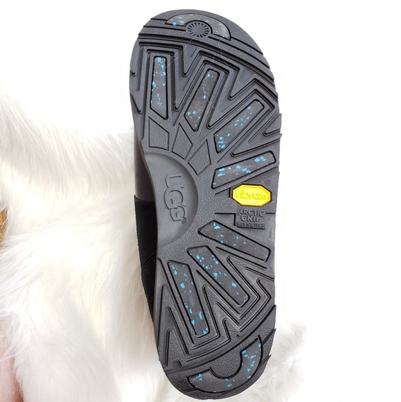 NWT UGG+VIBRAM PURE Poms - Picture 6 of 6